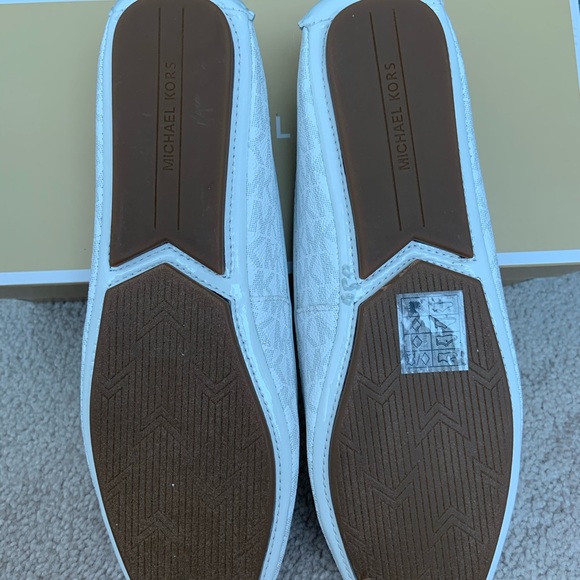 Michael Kors flats in white - Picture 12 of 14